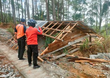Angin Kencang Rusak Puluhan Rumah di Ponorogo, 1 Warga Luka Ringan