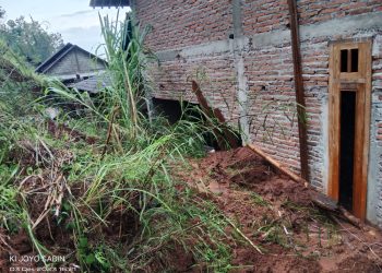 Tanah Longsor Terjang Rumah Warga di Bengkiring Ponorogo, 4 Warga Mengungsi