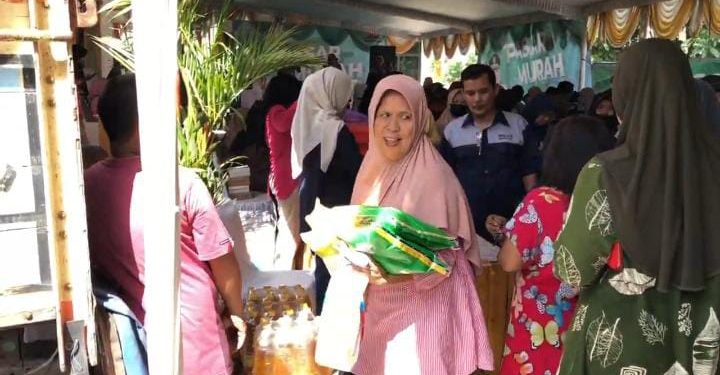 Pasar Murah Disperindag Jatim di Ponorogo Diserbu Warga